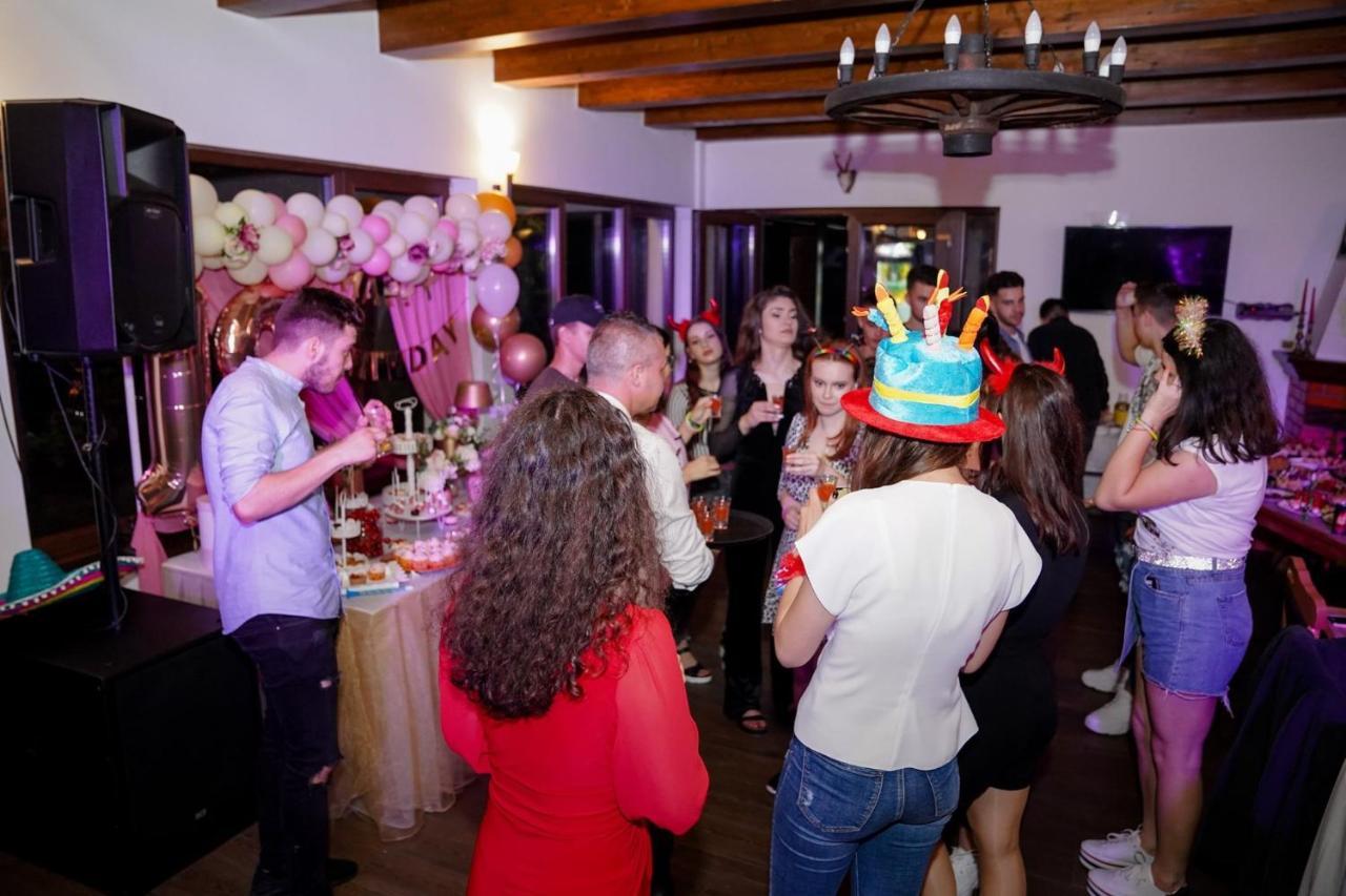 Вілла Casa Vatra Sinteului - Cu Sala De Evenimente De Capacitate Mare - Se Inchiriaza Integral Socet Екстер'єр фото